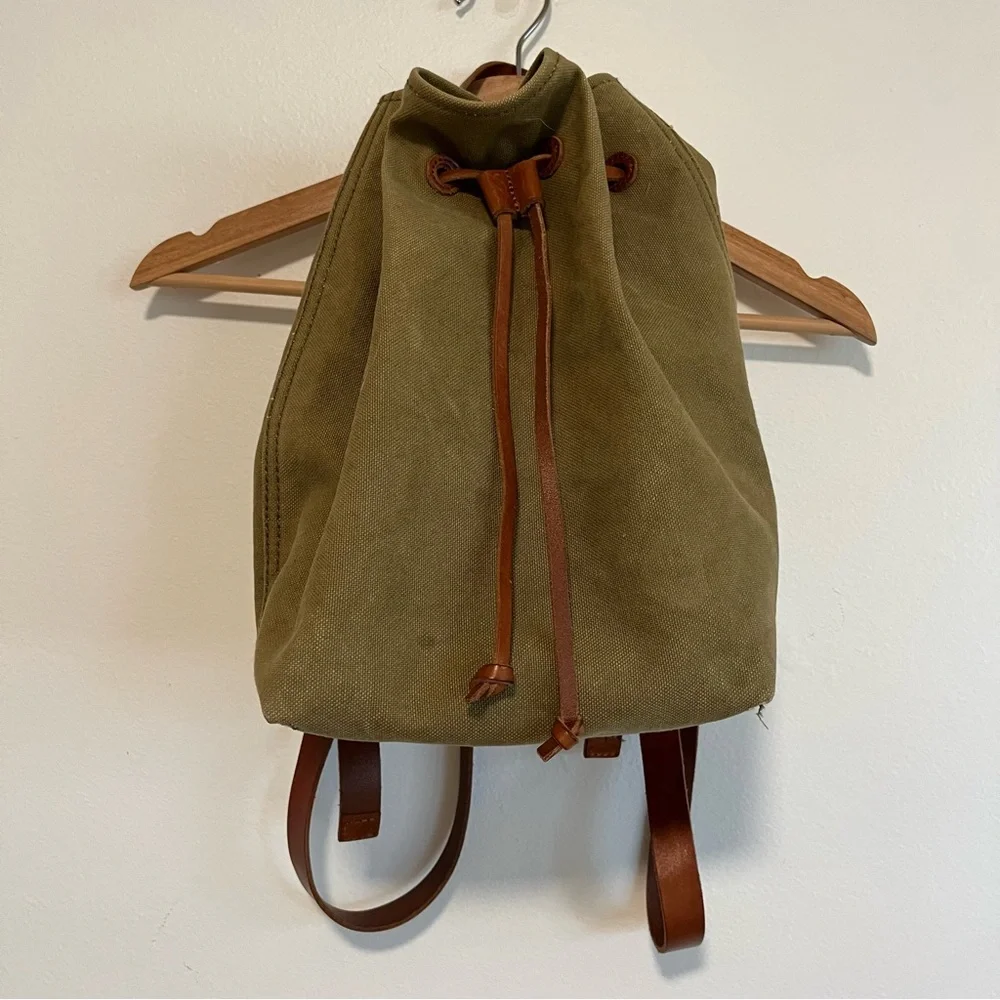 Madewell Canvas Somerset Drawstring Backpack in Olive - Picture 3 of 15